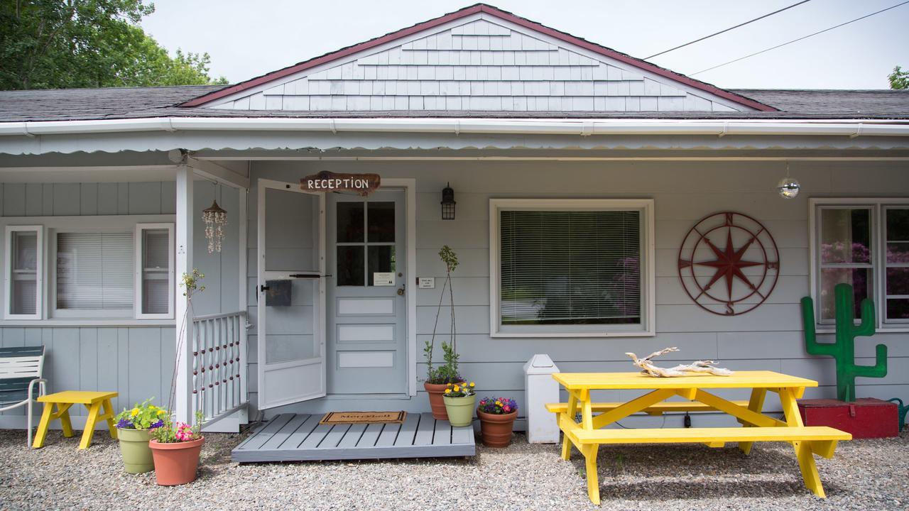 Merrybell Motel Lincolnville Bagian luar foto
